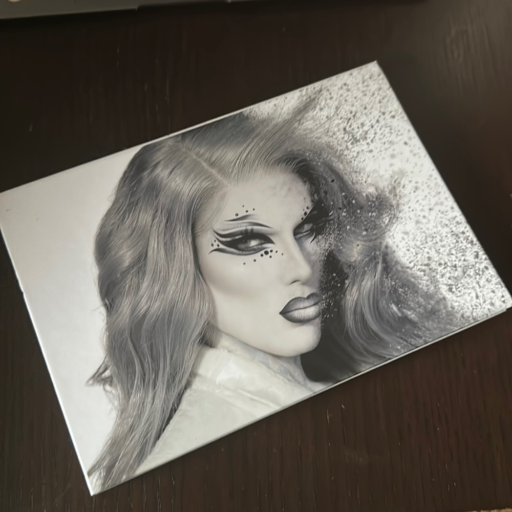Jeffree Star Cremated Palette